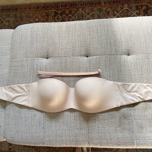 Victoria's Secret Cream Lace Bra Intimates